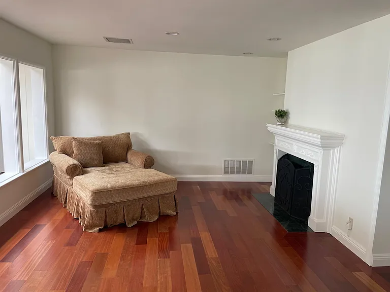 2820 N Buena Vista St — Photo 9