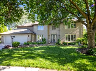 408 Gateshead Dr, Naperville, IL 60565
