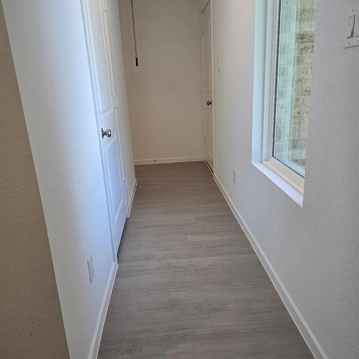 3 bed, 2.0 bath, 1409 sqft, $1,700 — Photo 2