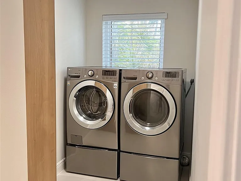 720 Birdie Ct — Photo 16
