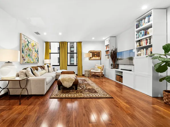 3 Hanover Square image 1 of 8