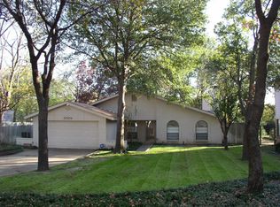 3004 Raintree Ct, Bedford, TX 76021