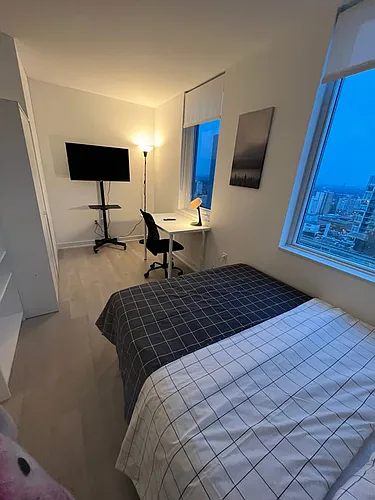 33 Dunfield Ave Photo 1