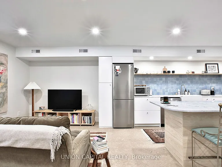 278 Lisgar St #C — Photo 4