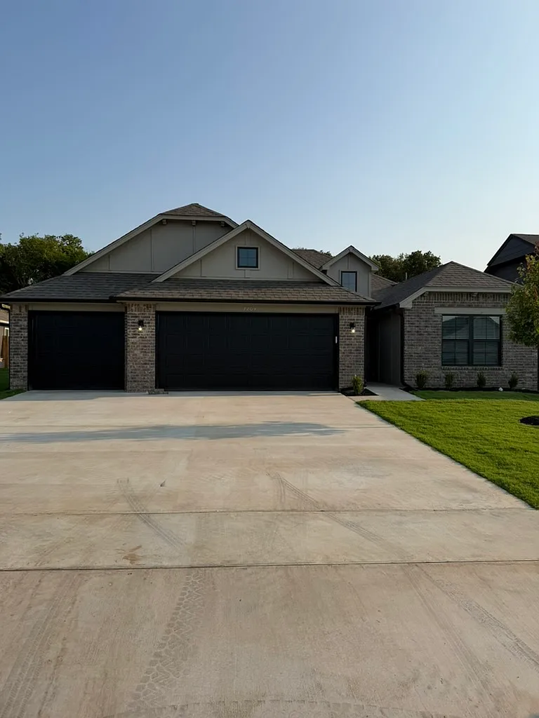 7709 E 91st St N - Brand New 4br/ 3ba/ 3 Car Gar In Magnolia, Owasso! — Photo 1