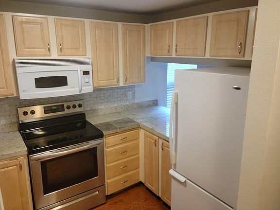 3rd image of 11109 NE 124th Ln APT B205