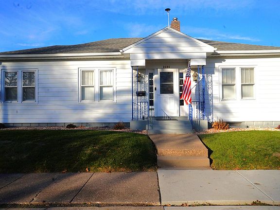 2nd image of 2301 20 1/2 Ave