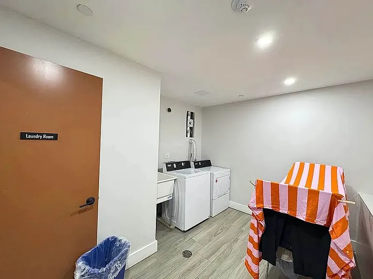 727 Dekalb Ave #4C — Photo 7