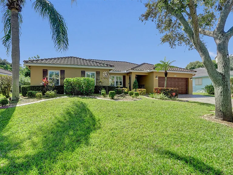 4142 NW 58th Dr — Photo 4