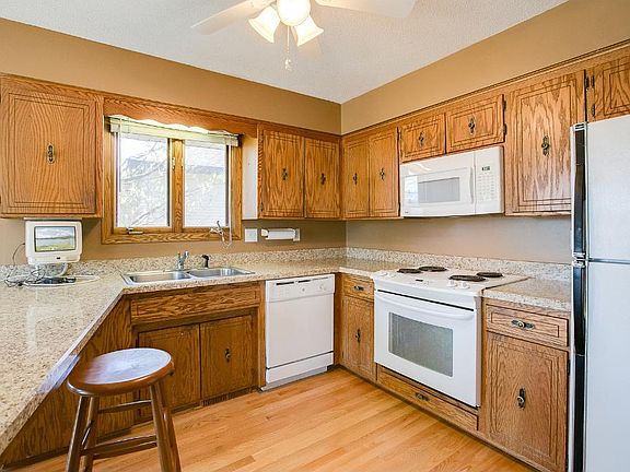5th image of 2464 Beam Ave