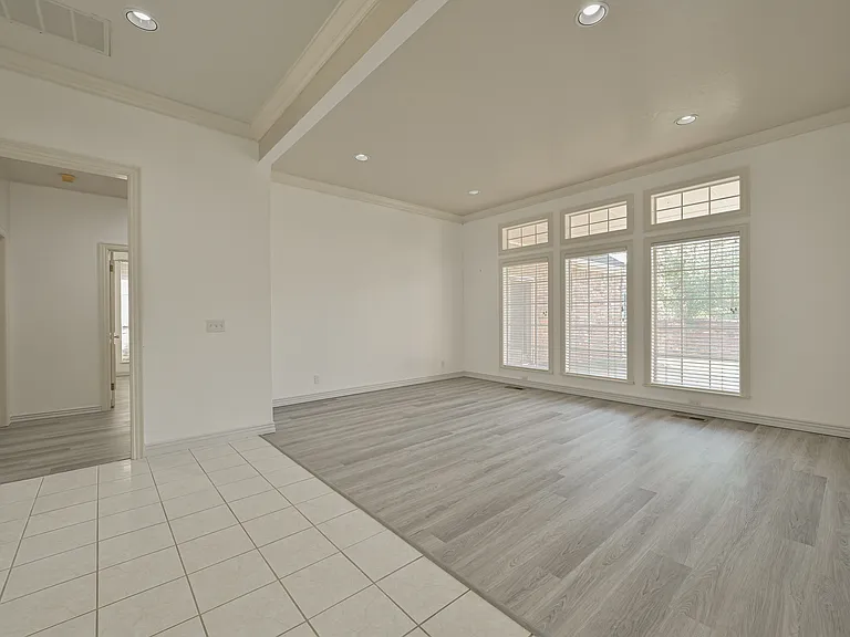 2424 Ashebury Way — Photo 7
