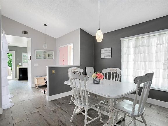 3rd image of 1110 Bayshore Cir
