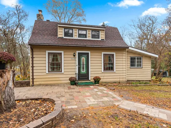 N9198 Pine St, East Troy, WI 53120