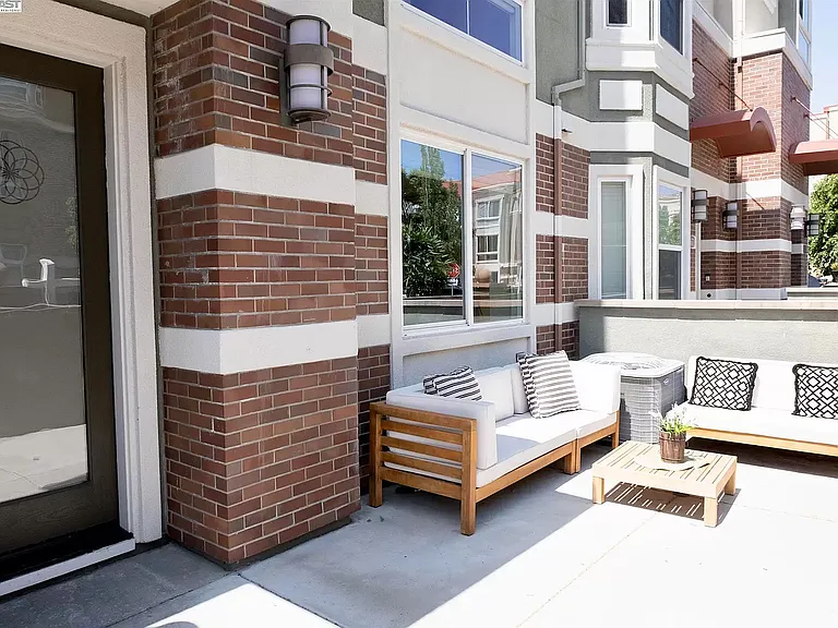 6482 Tralee Village Dr — Photo 5