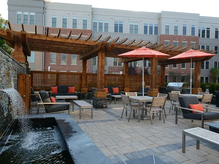 Gables Centerpointe — Photo 12