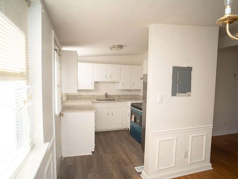 700 16th Ave — Photo 6
