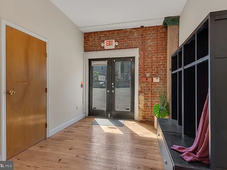 200 Krams Ave #2-3 — Photo 17