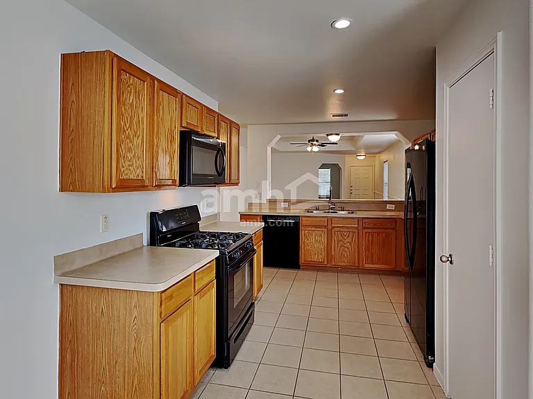 21447 Hannover Grove Ln — Photo 4