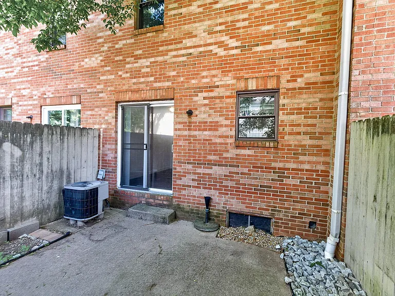 6477 Brookedge Ct — Photo 38