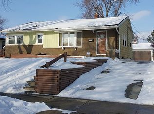 8624 W Arden Pl, Milwaukee, WI 53225