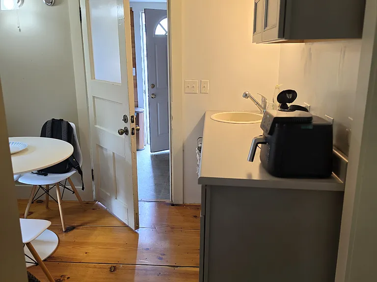 9 Hill Ave — Photo 8