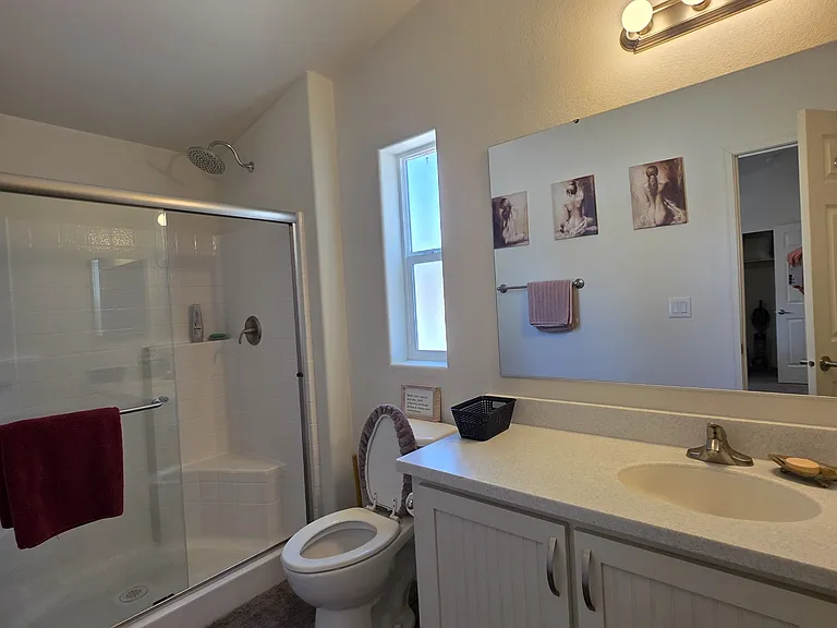 921 S 11th Ave — Photo 4