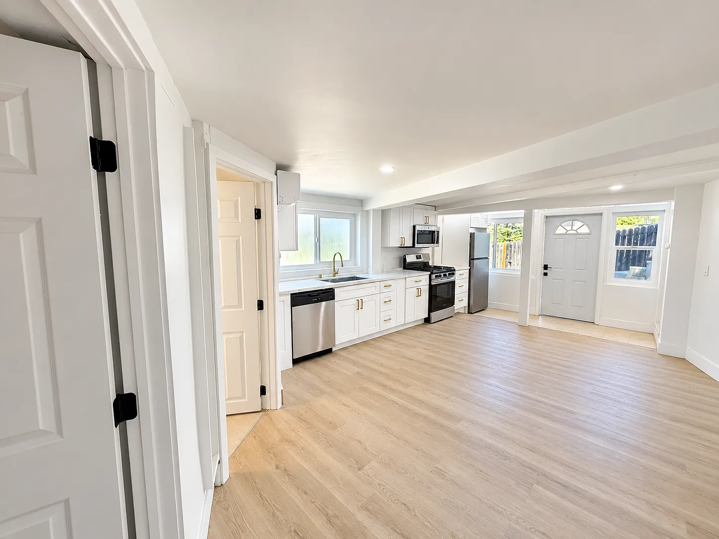 1 bed, 600 sqft, $2,000 — Photo 2