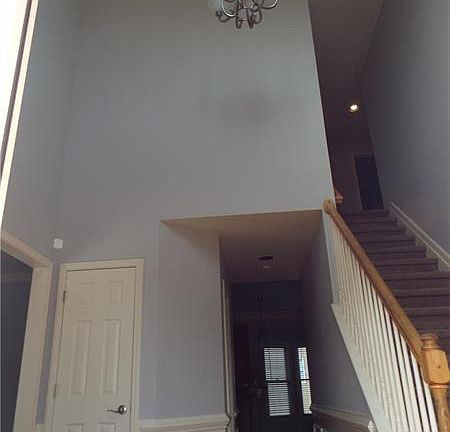 2nd image of 1231 Thorncliff Way
