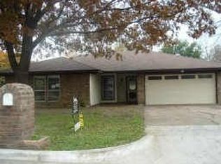304 S Willow St, Mansfield, TX 76063