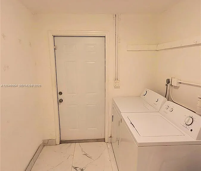 720 NE 5th St #1 — Photo 4