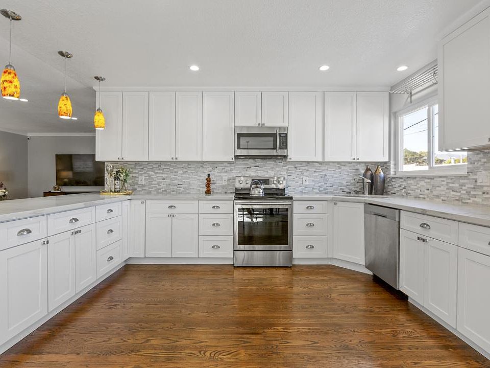 1st image of 81 Gillette Ave