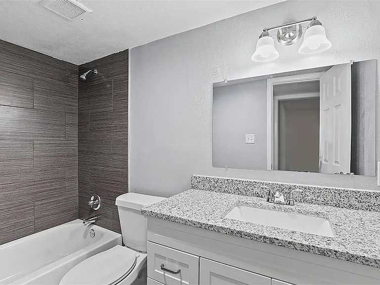 4832 Locke Ave #2 — Photo 6