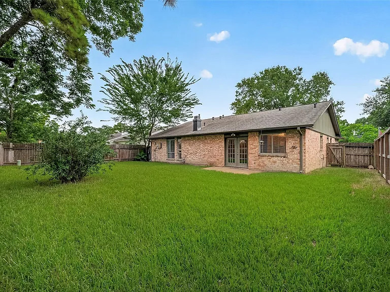 16451 Cavendish Dr — Photo 29