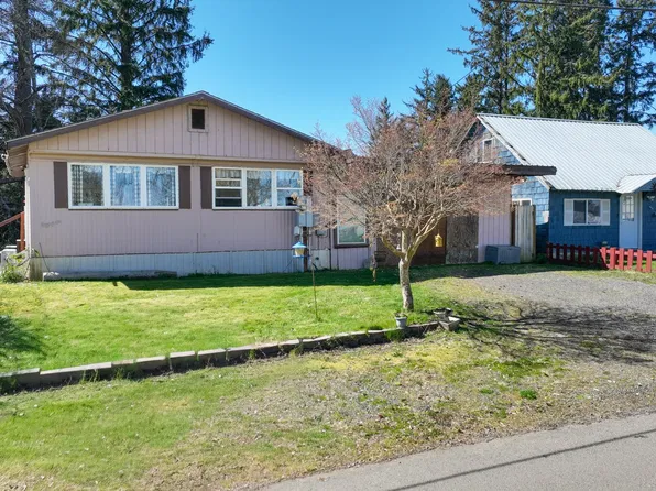 21 2nd St, Bay Center, WA 98527