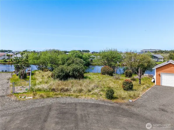 701 353rd Place, Ocean Park, WA 98640