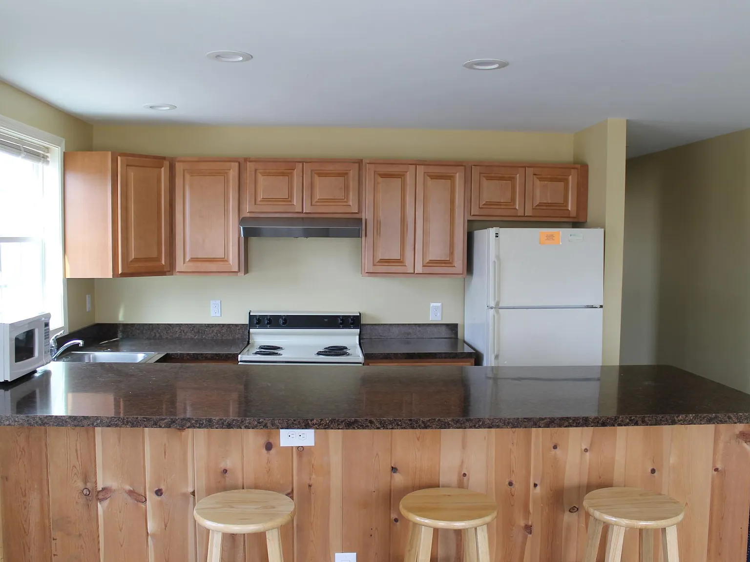 2 bed, $1,925 — Photo 2