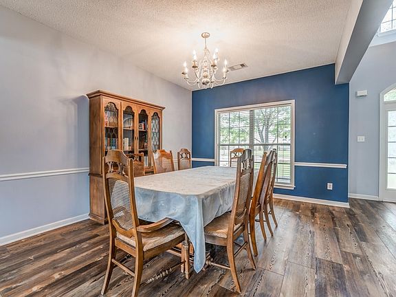 4th image of 10224 Mays Glade Dr