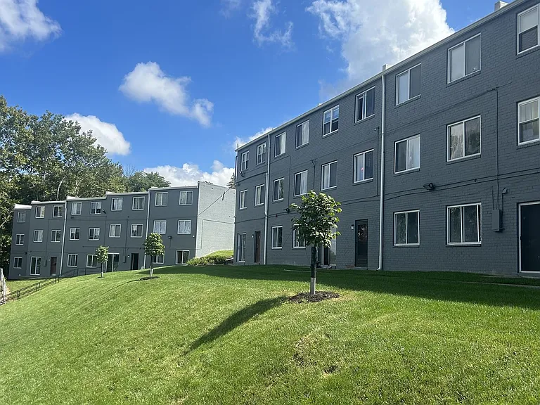 Hillside Terrace Apartments — Photo 16