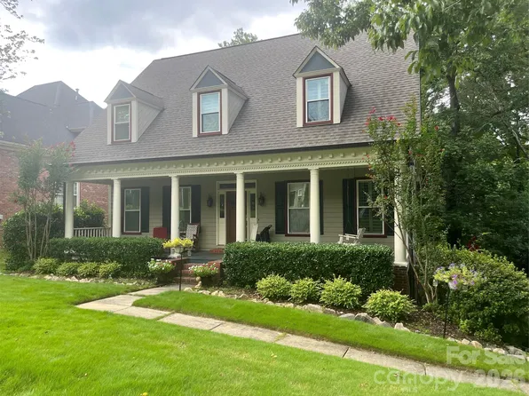 223 N Brackenbury Ln, Charlotte, NC 28270