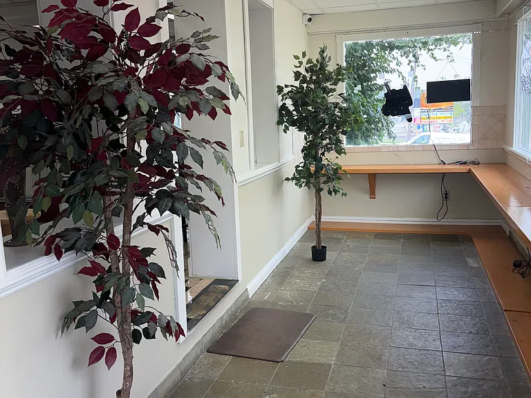 208 W Johnson Hwy — Photo 10
