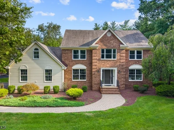 1 Layton Ct, Hillsborough Twp., NJ 08844
