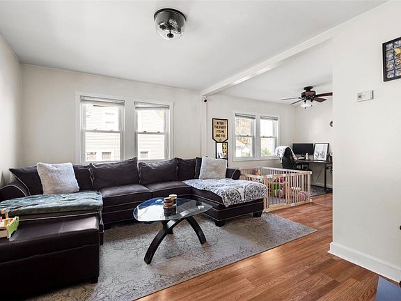 4th image of 259 Stuart St
