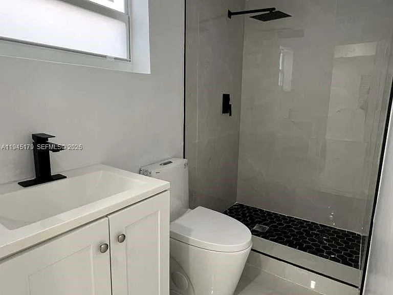 2850 NW 7th St — Photo 12