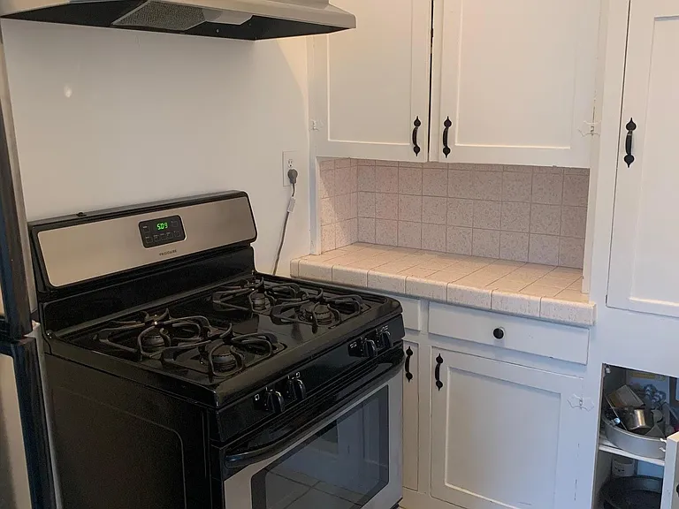 1326 Virgil Pl #5 — Photo 3