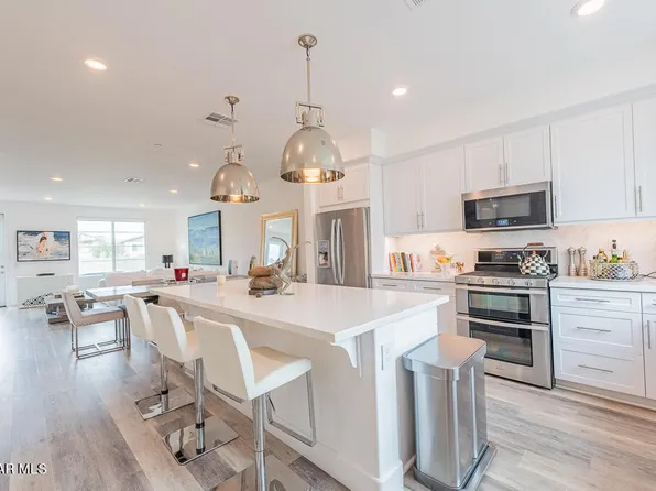 679 Earl Joseph Dr, Camarillo, CA 93010