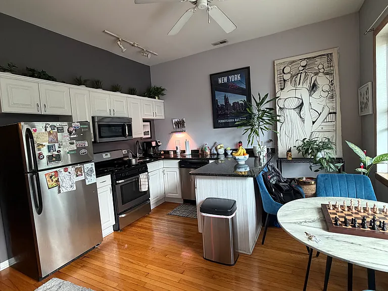 537 N Ashland Ave #2F — Photo 24