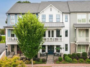 815 Maplewood Dr, Roswell, GA 30075