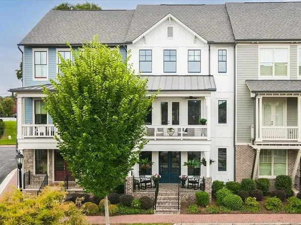 815 Maplewood Dr, Roswell, GA 30075