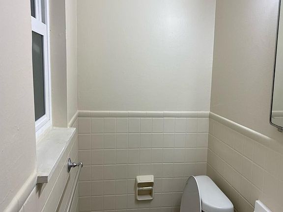 2nd image of 2408 Northeast Cir