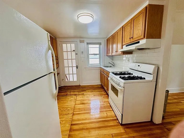 25 Hillview Ave #2 — Photo 5